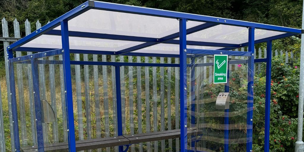 Blue smoking shelter