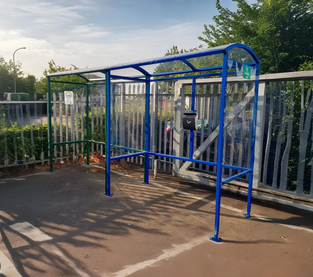 4 Person Freestanding Smoking And Vaping Shelter