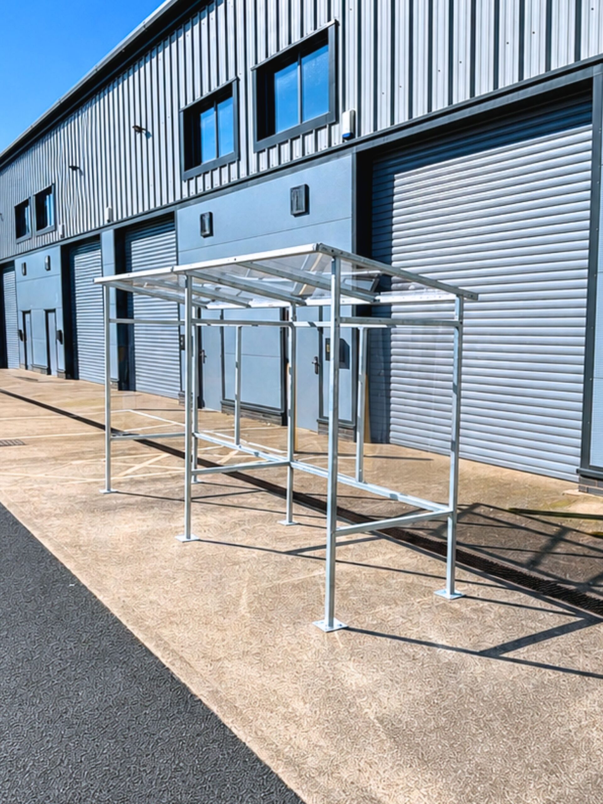 Budget Waiting Bus Stop Shelter 4-8 Person